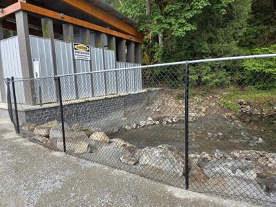 B.C. orders Hobo Hot Spring restored, as new fence blocks off public use