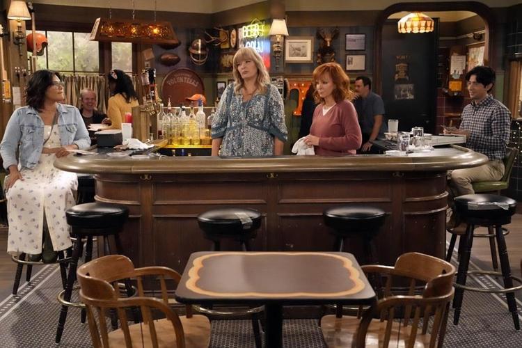 Reba McEntire finds a new on-screen family in NBC's 'Happy's Place'