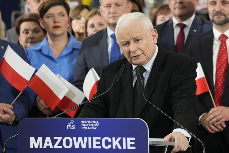 Polish opposition leader Donald Tusk says change 'is inevitable' as election supporters rally