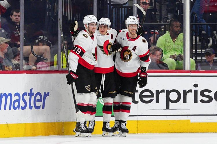 Tim Stutzle scores in overtime to give the Senators a 3-2 win over the Flyers