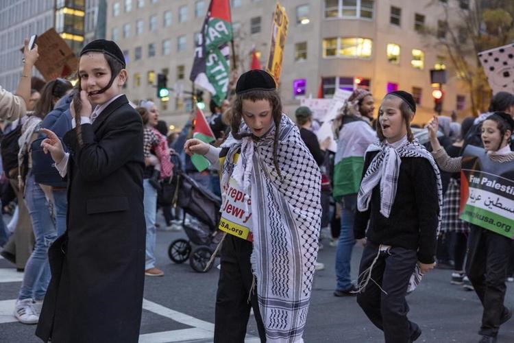 Warplanes strike Gaza refugee camp as Israel rejects US push for a pause in fighting