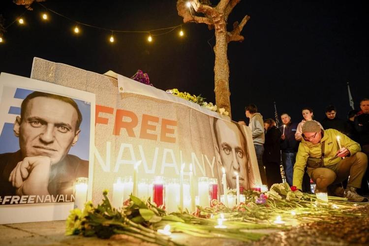 Over 400 detained in Russia as country mourns the death of Alexei Navalny, Putin's fiercest foe