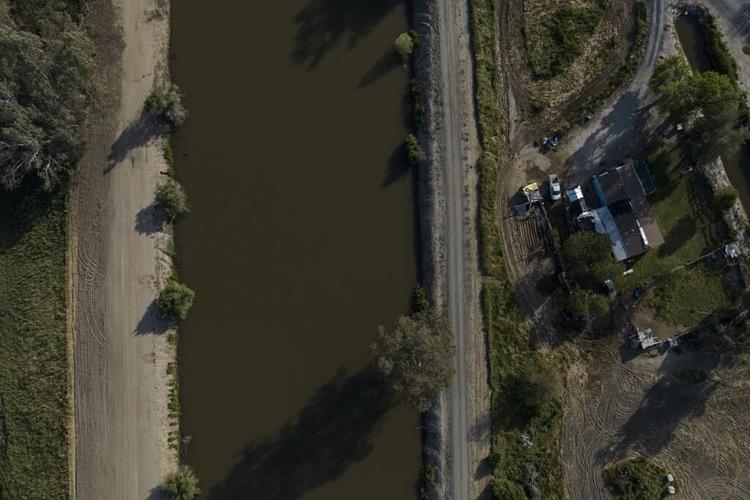 As epic snow melts, a California community braces for floods