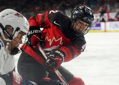 Paging Dr. Thompson; ��ɫtv defender combines med school and international hockey
