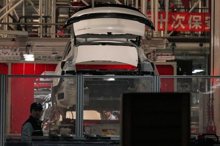 Tesla leader believes Shanghai factory operations will play a role in robot mass production