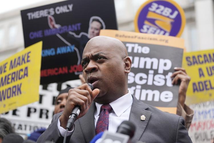 Newark mayor sues New Jersey's top federal prosecutor after arrest at immigration detention site