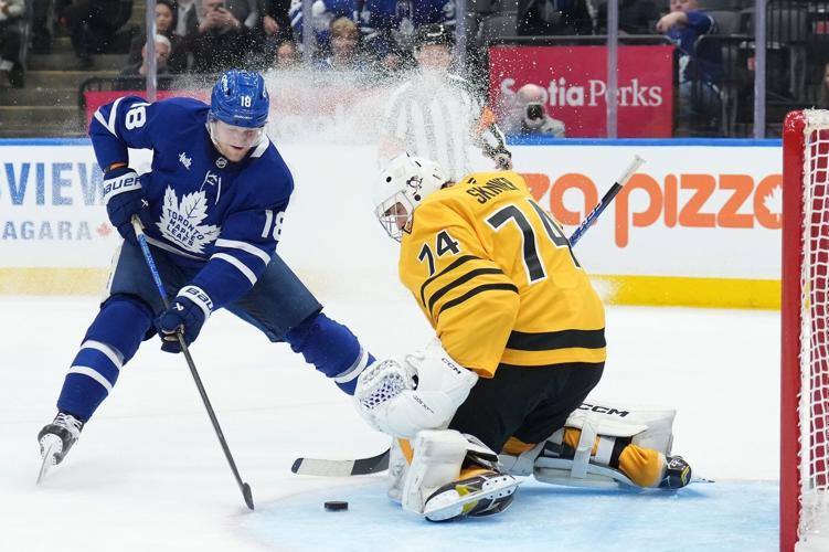 Struggling Toronto Maple Leafs snap skid with decisive win over Pittsburgh Penguins