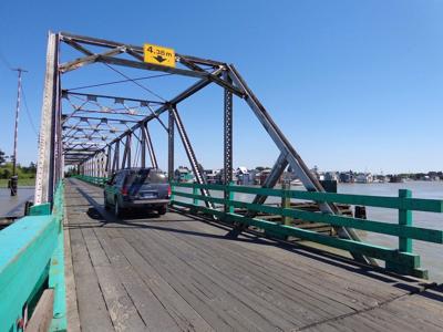 Metro Vancouver bridge linking Westham Island damaged, closed to vehicle traffic