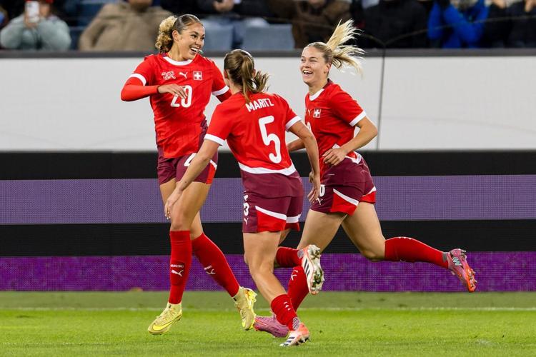 ºÚÁϳԹÏÍø star Olivia Smith hurt in not-so-friendly 1-0 loss to Switzerland
