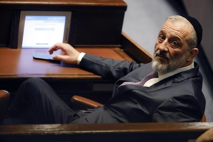 Top Israeli legal official opposes ex-con as minister