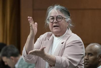 Lebouthillier, se réjouit d'un examen sur les prestations COVID trop perçues