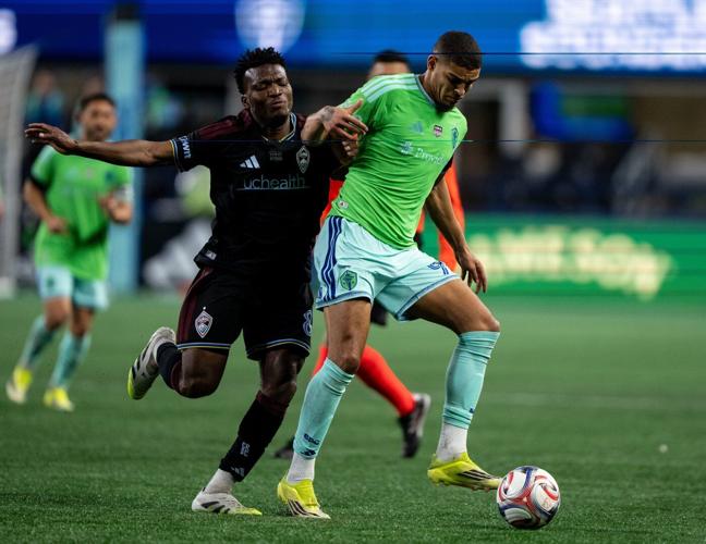 Seattle Sounders sign young forward Osaze De Rosario to new long-term deal