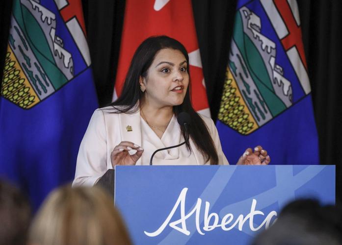 B.C. First Nation meets with Alberta minister to oppose changing tanker ban