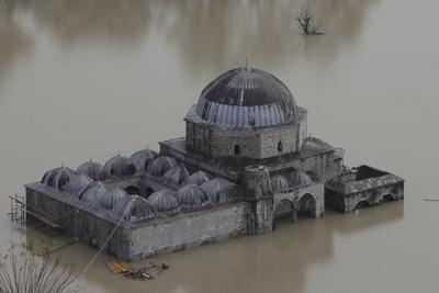 Heavy rains in the Balkans cause flooding, killing 6 people