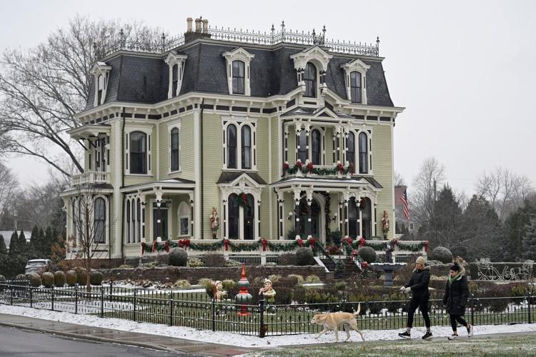 Hallmark holiday movie fans are flocking to Connecticut's quaint filming locations