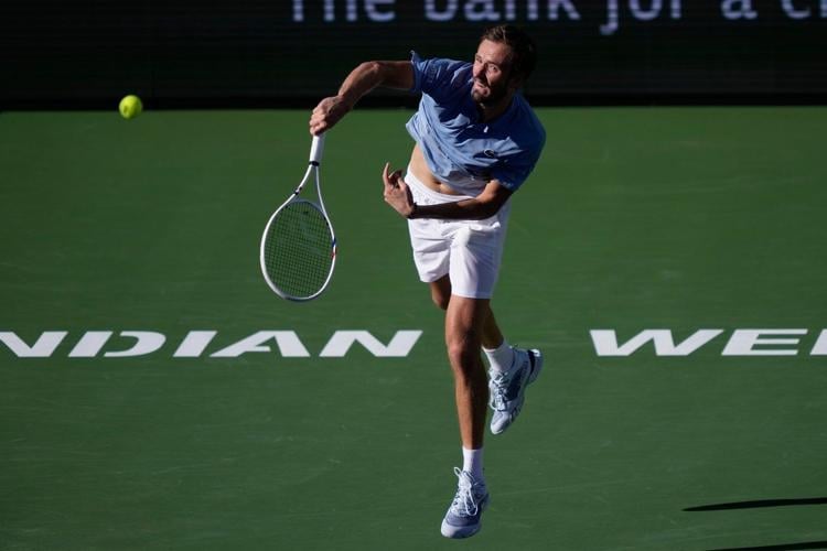 Medvedev hands Alcaraz his first loss of the year, heads to Indian Wells final against Sinner