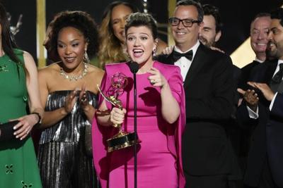 Why Kelly Clarkson chooses a 'safe' interviewing approach. Her talk show kicks off its sixth season