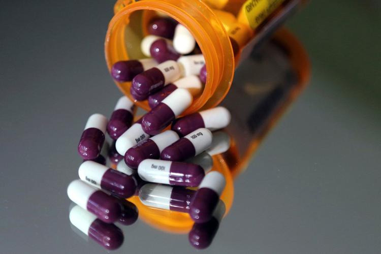 Trump will sign an executive order calling on health department to negotiate lower drug prices