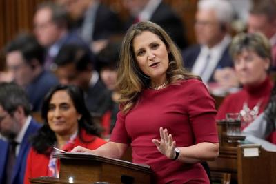 Federal government backstops carbon price in first-of-its-kind deal