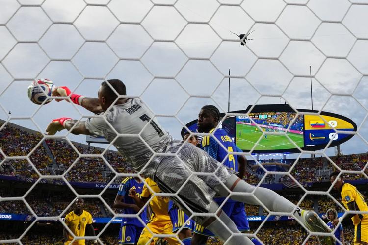 Curacao’s Eloy Room makes 15 saves in scoreless draw with Ecuador in World Cup