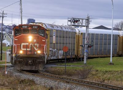 CN Rail lowers earnings expectations, cuts outlook amid trade volatility