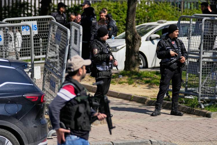 Gunmen attack building housing Israeli Consulate in Istanbul