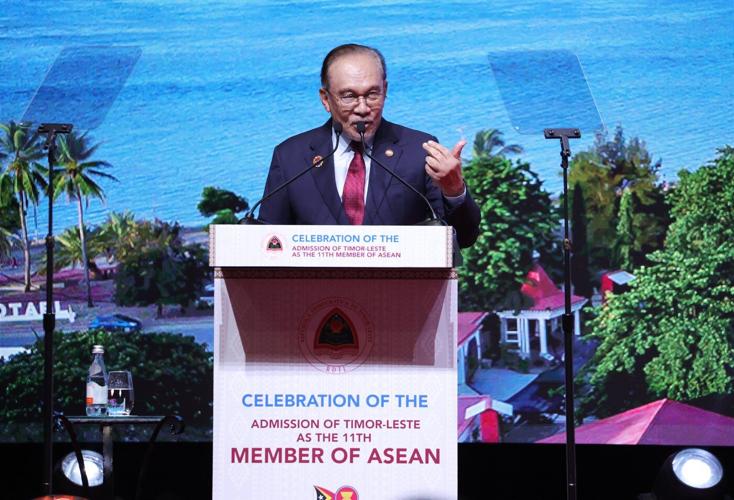 Malaysia's Anwar calls for dialogue over coercion at East Asia summit