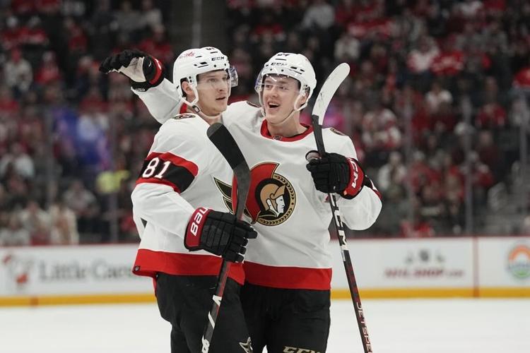 Senators whip Red Wings 5-1, Larkin injured on scary hit