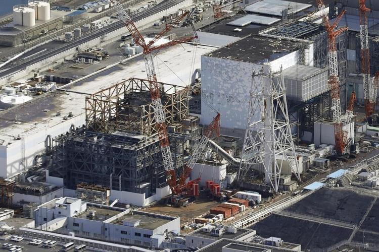 A robot's attempt to get a sample of the melted fuel at Japan's damaged nuclear reactor is suspended