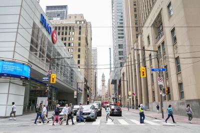 S&P/TSX composite edges higher in late-morning trading