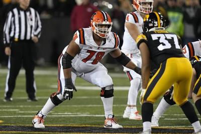 ɫtv offensive lineman Adams taking the long path to potential NFL career