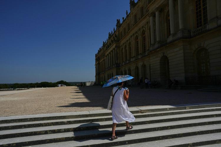 France sizzles in a week of punishing heat as red alerts spread