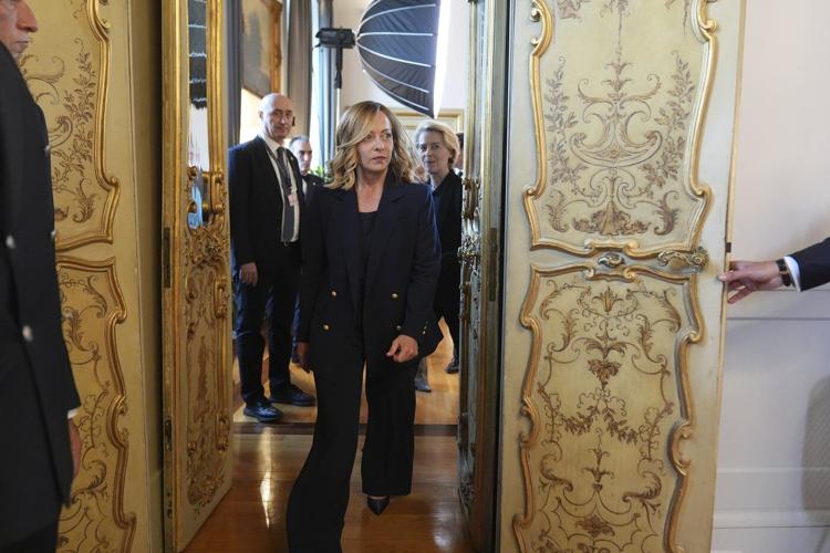 Italy's Meloni scores diplomatic win as 'bridge builder' by bringing US and EU to the same table