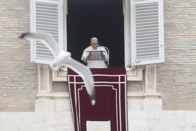 Pope offers prayer for earthquake victims in Ecuador, Peru