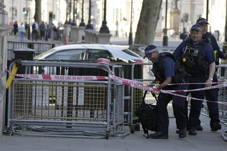 Man arrested after car collides with gates of Downing Street; police don't suspect terror attack