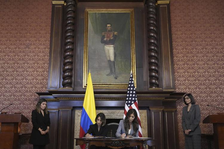 US Homeland Security Secretary Noem visits Colombia to discuss immigration and crime