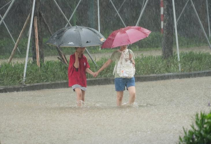 Tropical storm leaves 3 dead in Vietnam and brings heavy rain to parts of Southeast Asia