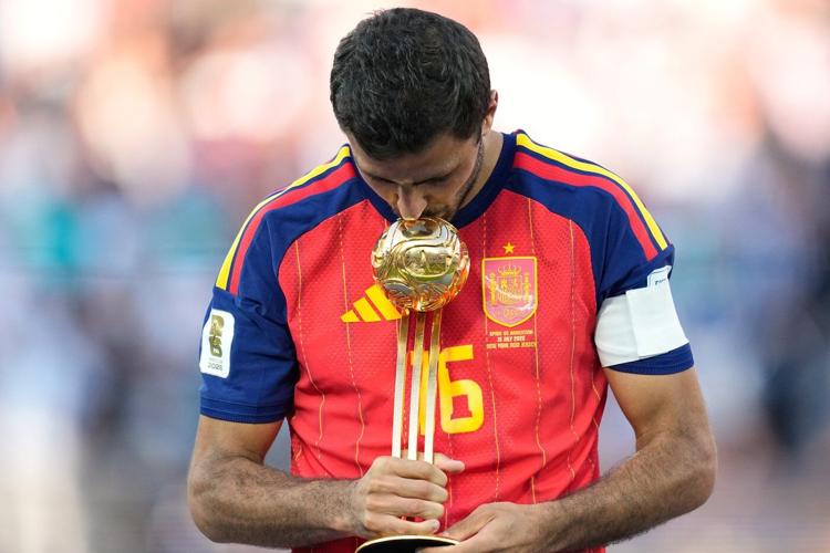 Barcelona set to sign Rodri after agreeing to deal with Man City, AP source says