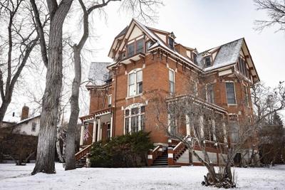Montana governor, first lady buy mansion for $4M for governor's residence, will donate it to state
