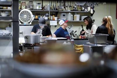 Nikki Haley tries to draw New Hampshire's independents without alienating voters who backed Trump