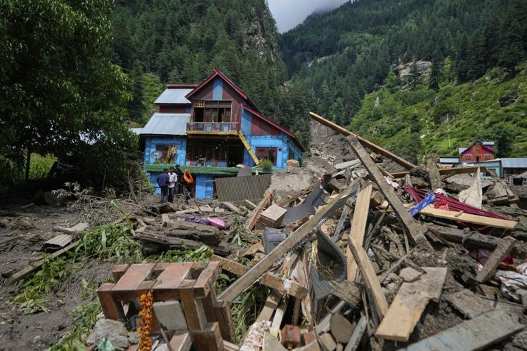 Cloudbursts are causing chaos in parts of India and Pakistan. Here's what they are