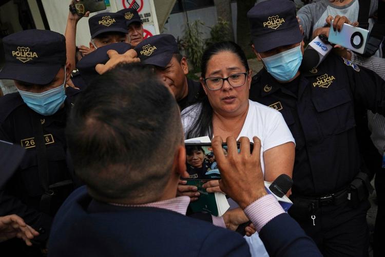 Judge orders El Salvador human rights lawyer jailed for 6 months pending trial