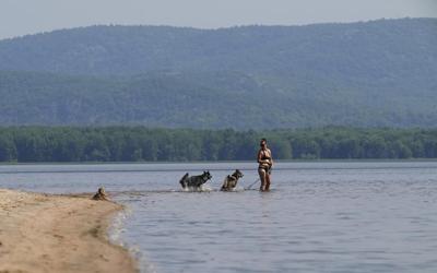 Heat warnings in place in six provinces, Ontario town faces tornado warning