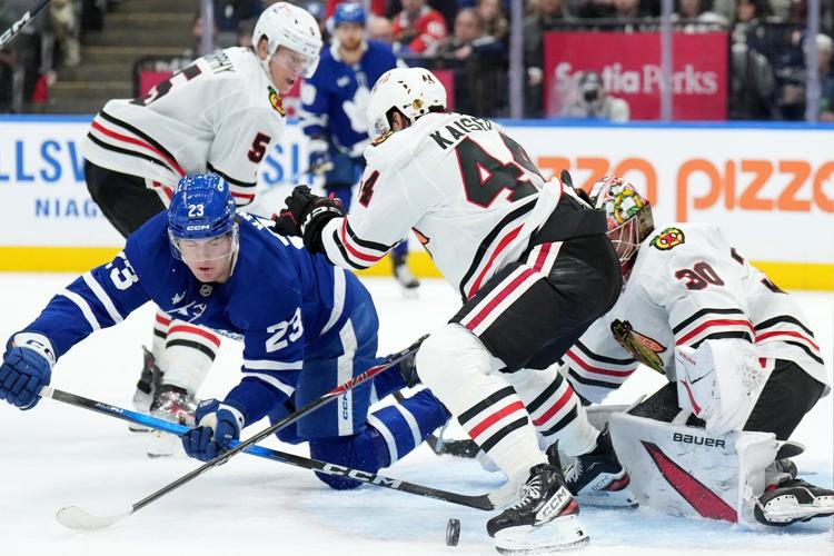 Matthews and Joshua score eight seconds apart to help Leafs rally past Blackhawks 3-2