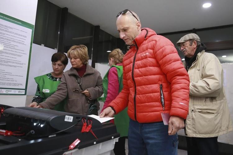 Georgia votes in an election that could take it toward the EU or into Russia's orbit