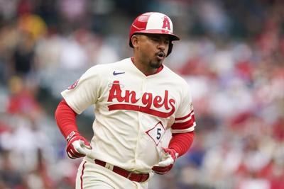 Jays agree to terms with veteran infielder Eduardo Escobar on minor-league contract