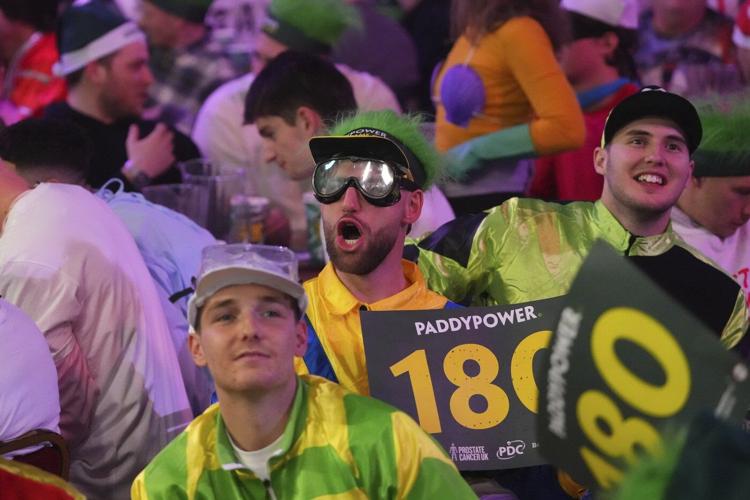 PHOTO COLLECTION: Darts Fans
