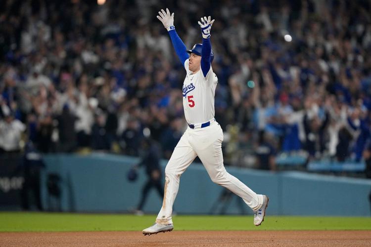 Freeman's homer in 18th inning lifts Dodgers over Blue Jays 6-5 in World Series classic