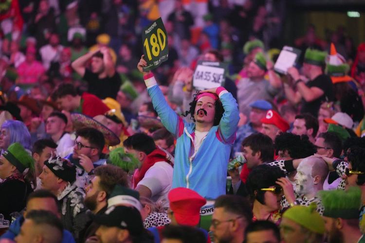 PHOTO COLLECTION: Darts Fans