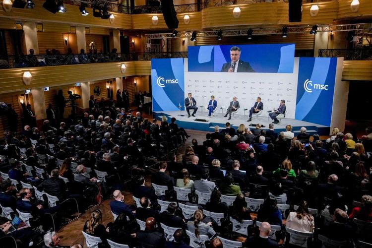 Finnish leader urges Europe to firm up Ukraine's hand for US-sought talks with Russia to end war